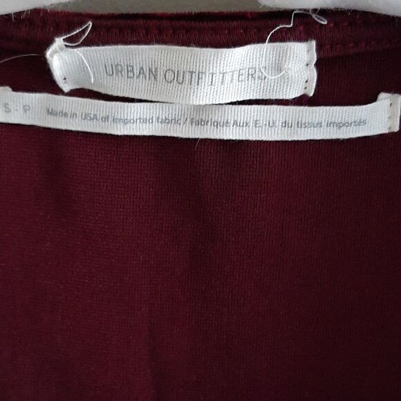 Urban Outfitters puff sleeve velvet dress - Picture 2 of 6